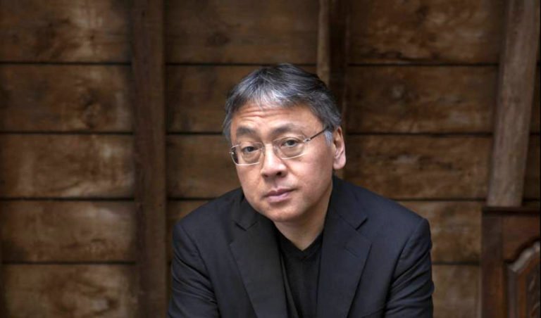 Parid Teferiçi dhe Mark Marku në një bisedë mbi përkthimin e romanit të nobelistit Kazuo Ishiguro