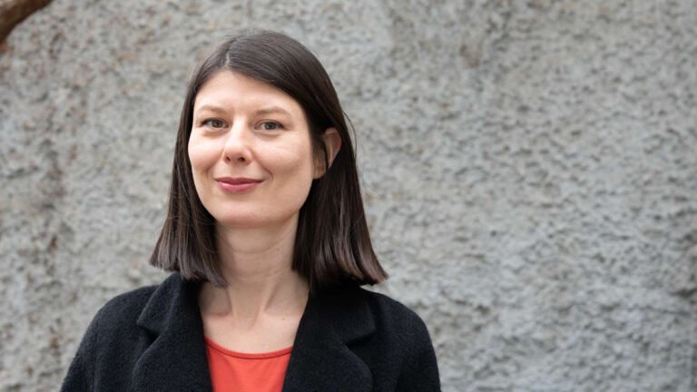 Anna Ospelt: Lule të fshehura