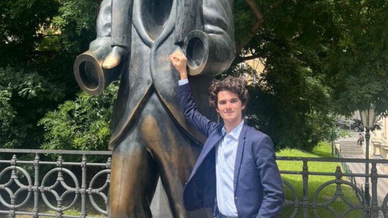 Orin Maxhari: Edhe unë po prisja Godonë tim…