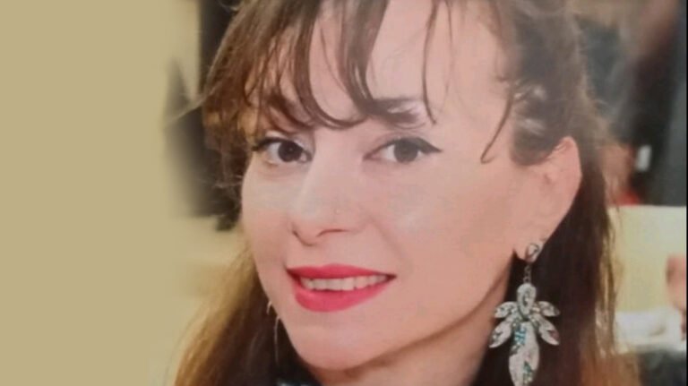 Armela Hysi: Ajo lojthë me trofenë e padukshme (poezi)