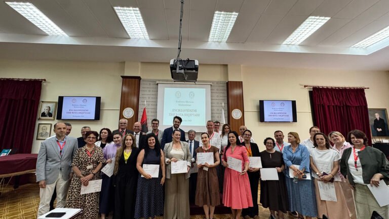 Zhvillohet konferenca e parë shkencore ndërkombëtare kushtuar enciklopedizmit shqiptar “Enciklopedizmi dhe bota shqiptare”