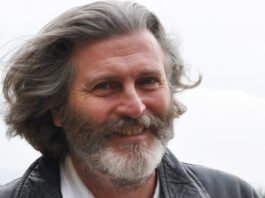 Bruno Doucey: Akulli (poezi)