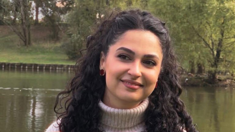Fatma Jasimi: Si tepër erë kanelle vjen (tregim)