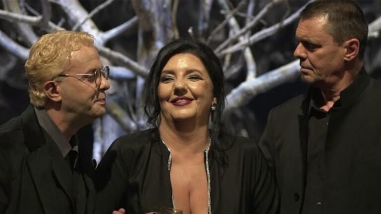 Josif Papagjoni: Muzg në kopshtin e qershive
