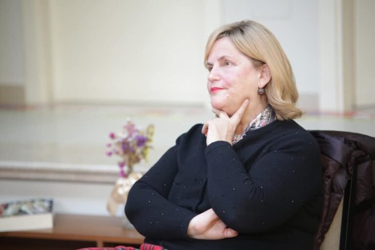 Mariana Ymeri: Leximi i librave në anglisht nga të rinjtë: një mundësi më shumë apo një rrezik për shqipen?